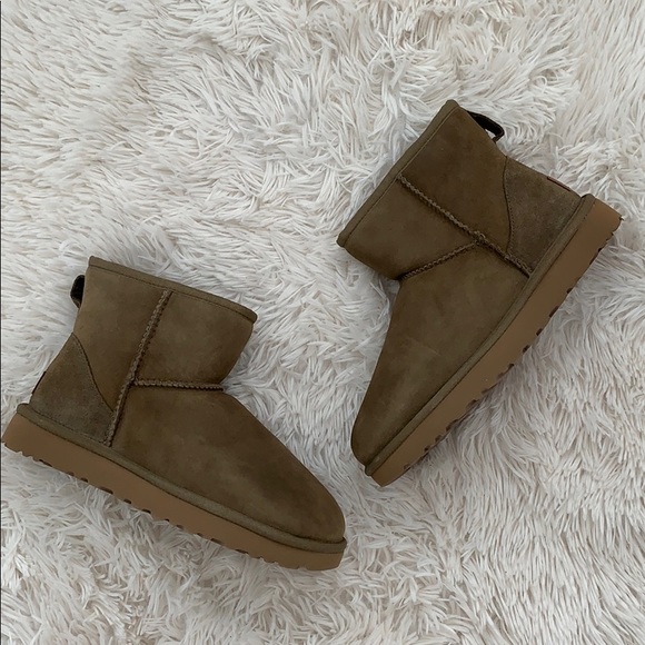 UGG classic mini 2 genuine shearling lined boots - Picture 8 of 8